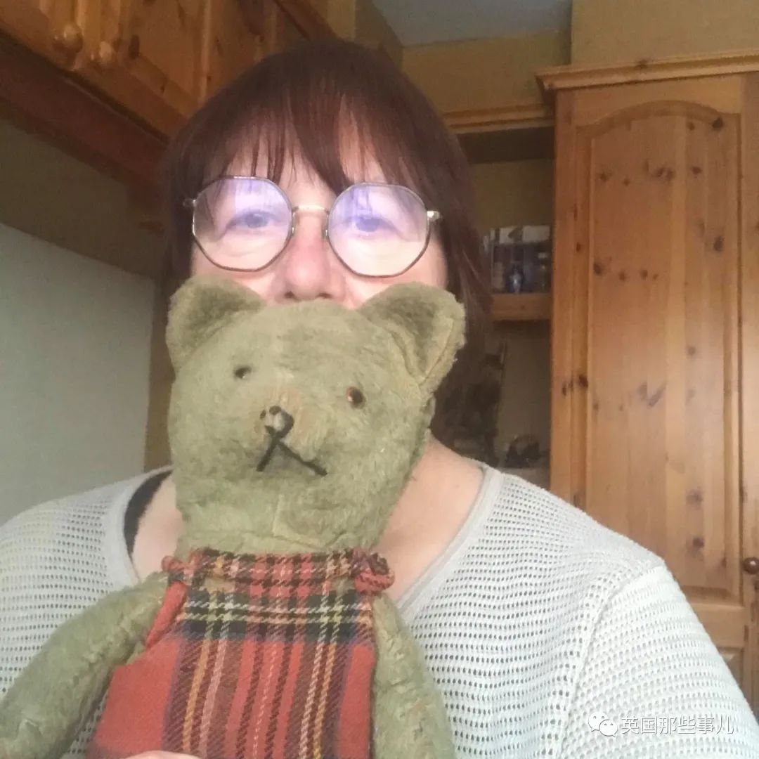 她治好12500只泰迪熊,用毛绒绒治愈自己和无数人…