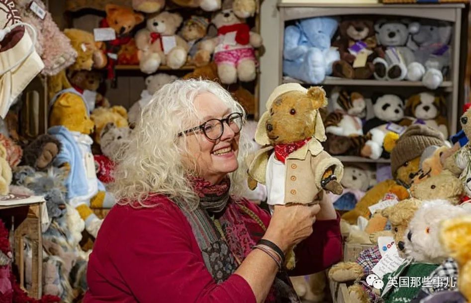 她治好12500只泰迪熊,用毛绒绒治愈自己和无数人…