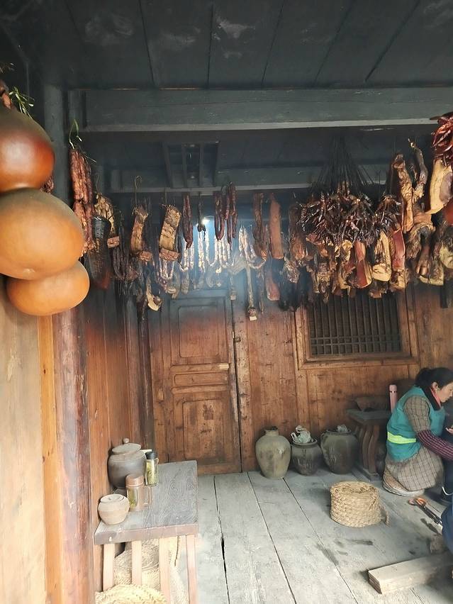 经济实惠温泉小镇,最经济实惠的旅游城市排行