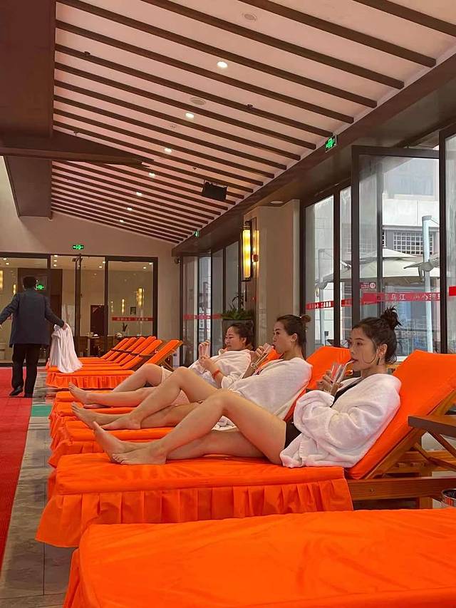 经济实惠温泉小镇,最经济实惠的旅游城市排行