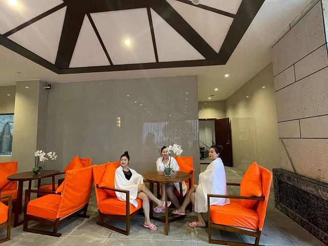 经济实惠温泉小镇,最经济实惠的旅游城市排行