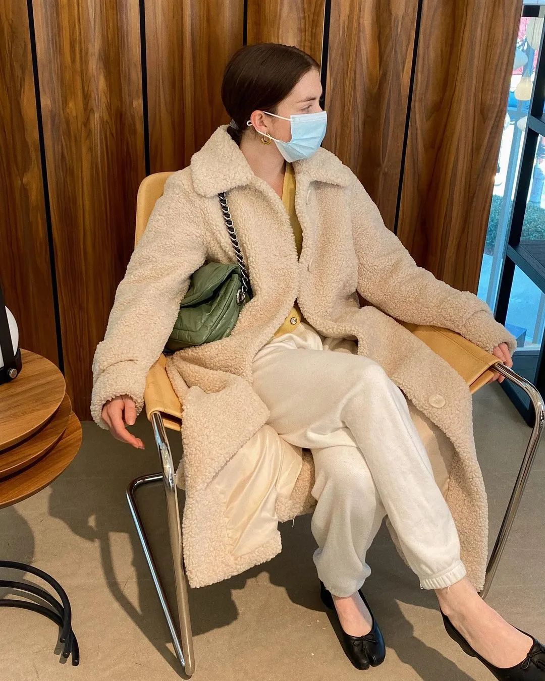 好不容易买了件合适的衣服,皮草环保外套