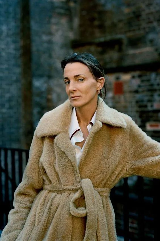 好不容易买了件合适的衣服,皮草环保外套