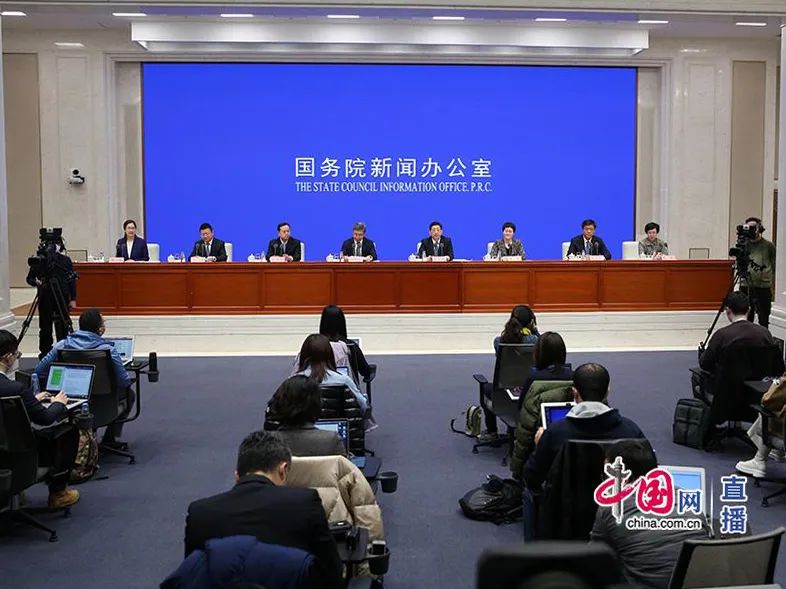 落地就地过年的暖心政策,多举措服务保障人员过年