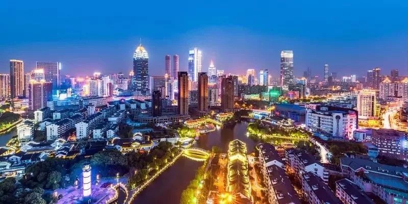 去年无锡经济运行稳中向好居民人均可支配收入57589元,列全省第三