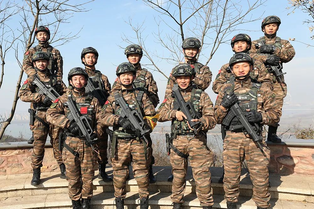 小苏电台|心中始终有红旗