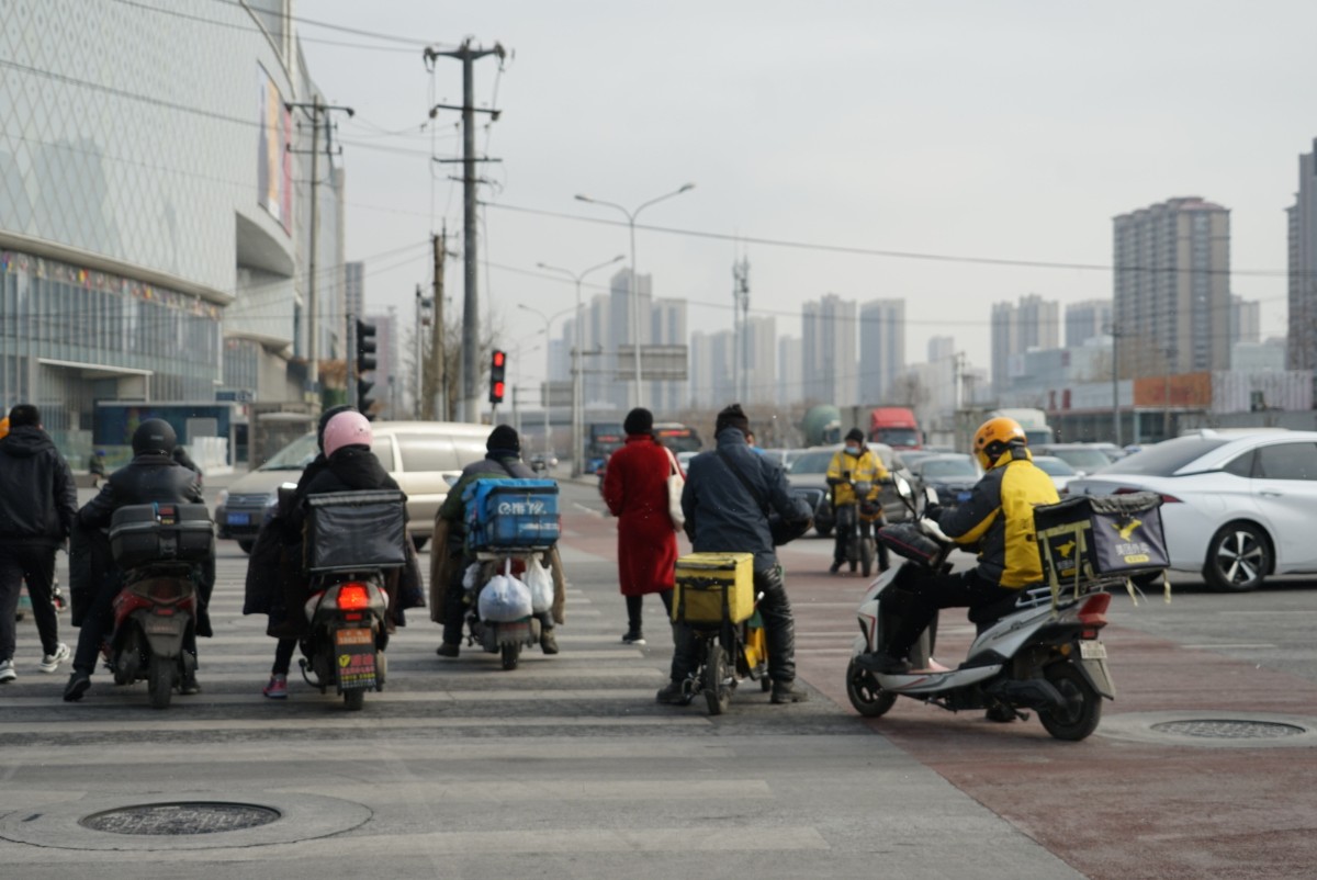 外卖骑手可以自己买意外险吗,没交社保购买了商业意外保险