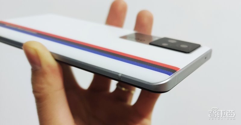 iQOO7深度体验：骁龙888尚有“余力”，120W快充颠覆习惯