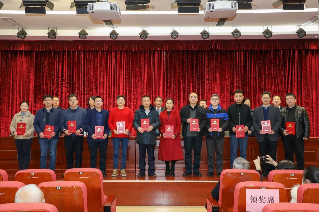 坚守初心使命勇担责任,坚守初心勇担使命简短