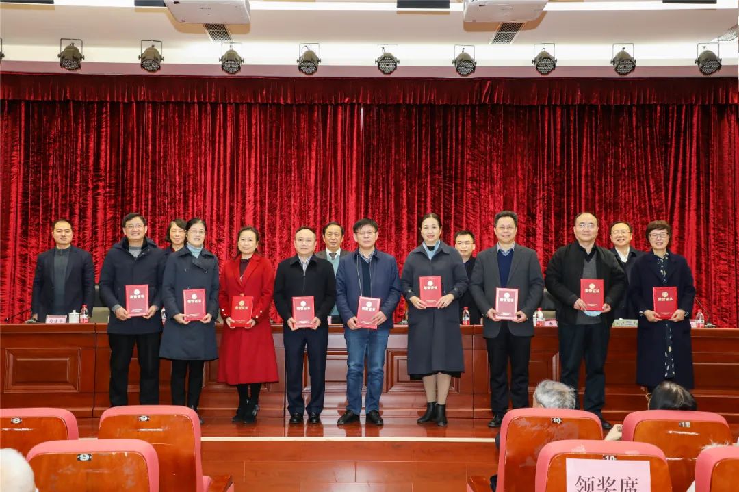 坚守初心使命勇担责任,坚守初心勇担使命简短