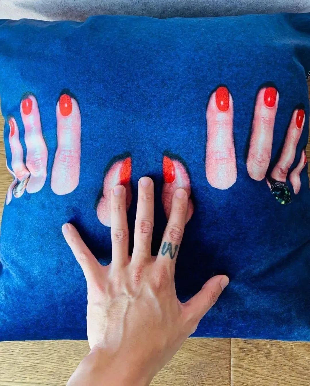 白百何坎肩卫衣,白百何ootd穿搭