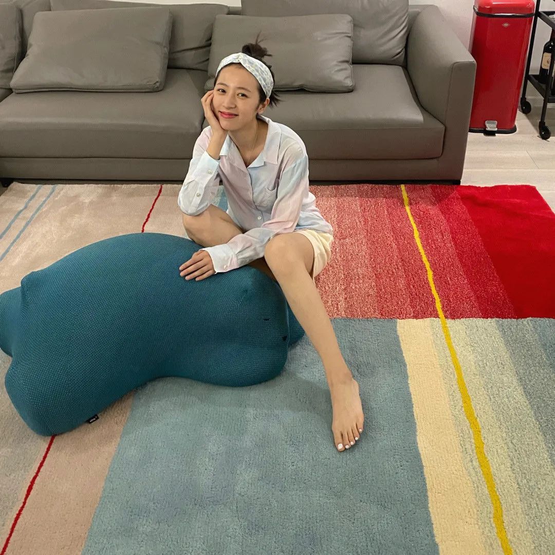 白百何坎肩卫衣,白百何ootd穿搭