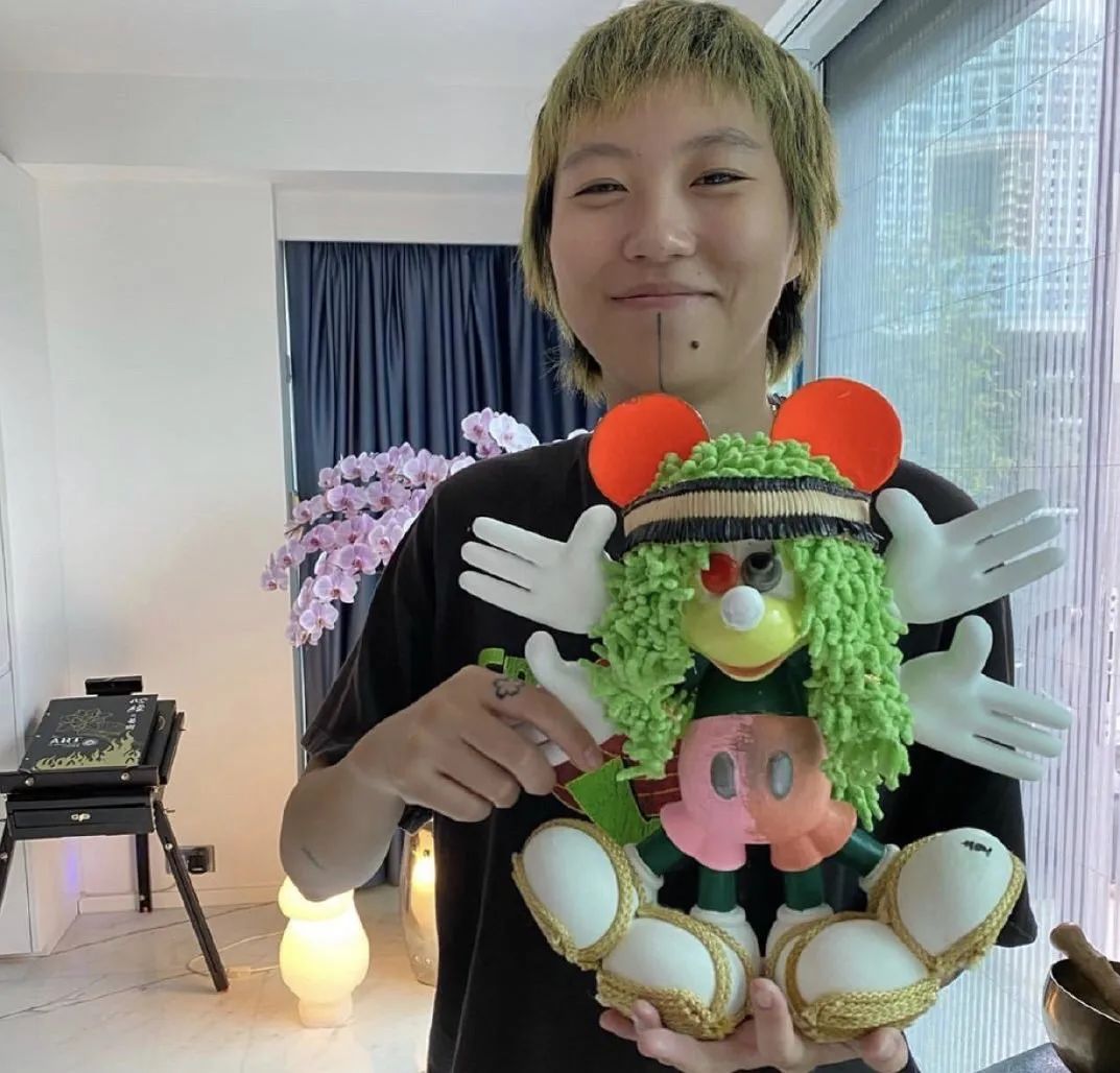 白百何坎肩卫衣,白百何ootd穿搭