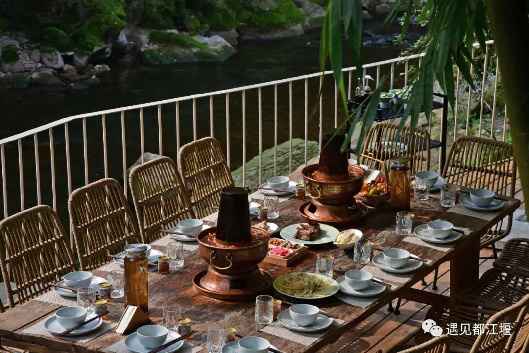 青城山开了家很网红的民宿,民宿探店成都