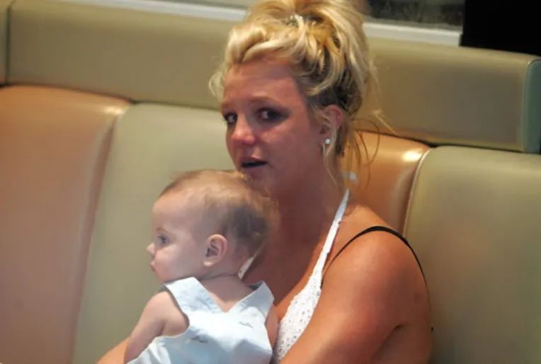 小甜甜布兰妮经历了什么,小甜甜布兰妮如何被解救