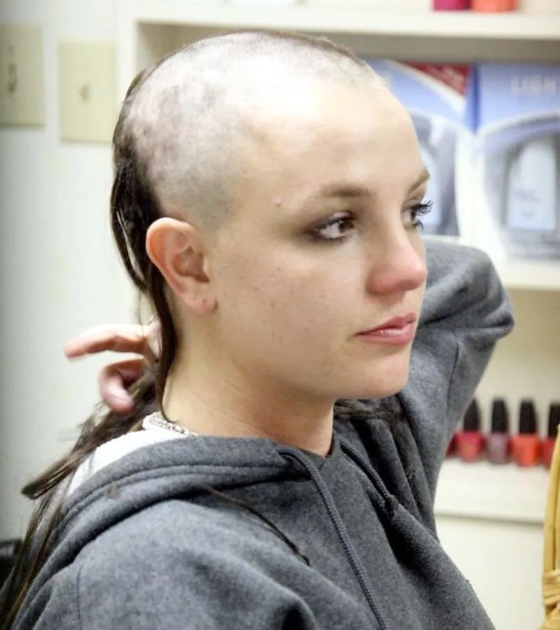 小甜甜布兰妮经历了什么,小甜甜布兰妮如何被解救