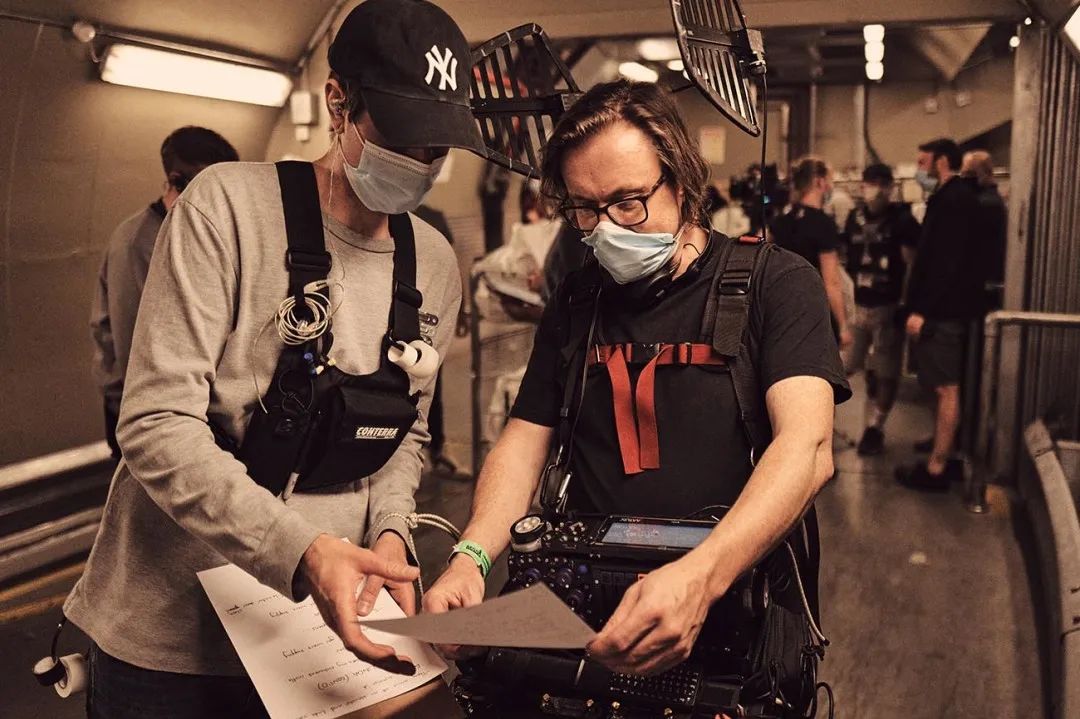 好莱坞拍了隔离期间的《史密斯夫妇》，他们盯上了全球顶奢百货里价值2700万的钻石