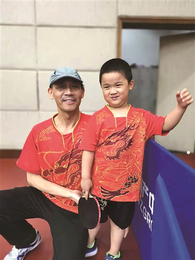 杭州60后孩子王!90年代卖西服现在他是乒乓球教练