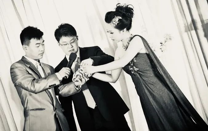 金牌驾到▏大学就开始主持婚礼的“小超人”