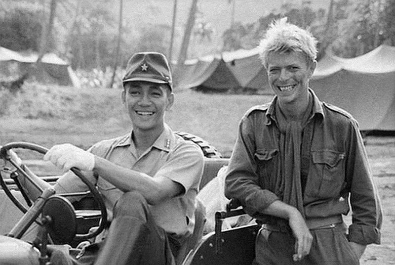 这些传奇大师的眼镜框,竟也成了他们最著名的“作品”之一?