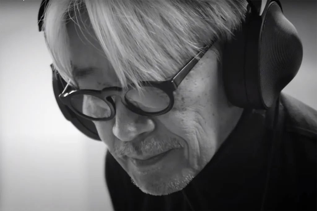 这些传奇大师的眼镜框,竟也成了他们最著名的“作品”之一?