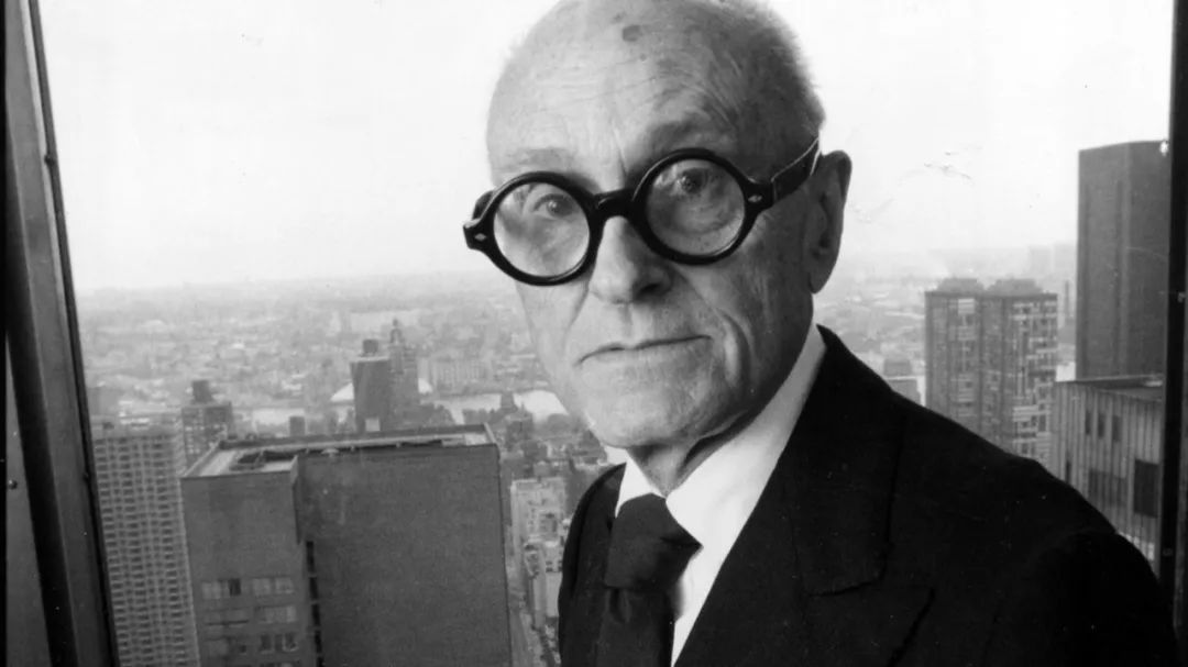 这些传奇大师的眼镜框,竟也成了他们最著名的“作品”之一?