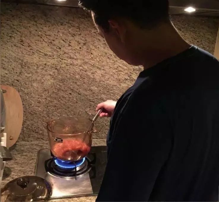 今天骨折价!快把这款黄磊、佟大为都在用的“锅中皇后”搬回家↘