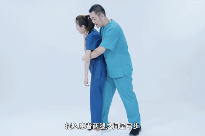 老人卡异物的急救方法,老人卡喉怎么急救