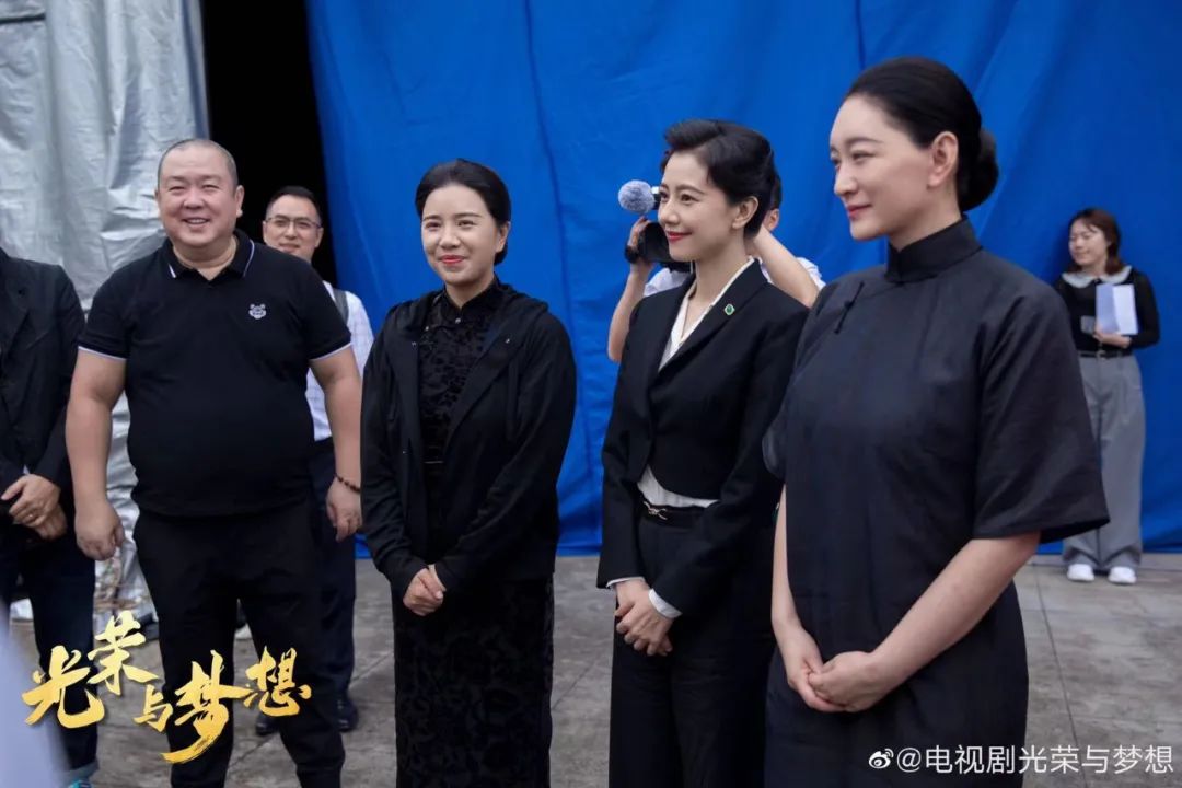 高圆圆的大气端庄堪称完美,高圆圆惊艳造型亮相上海