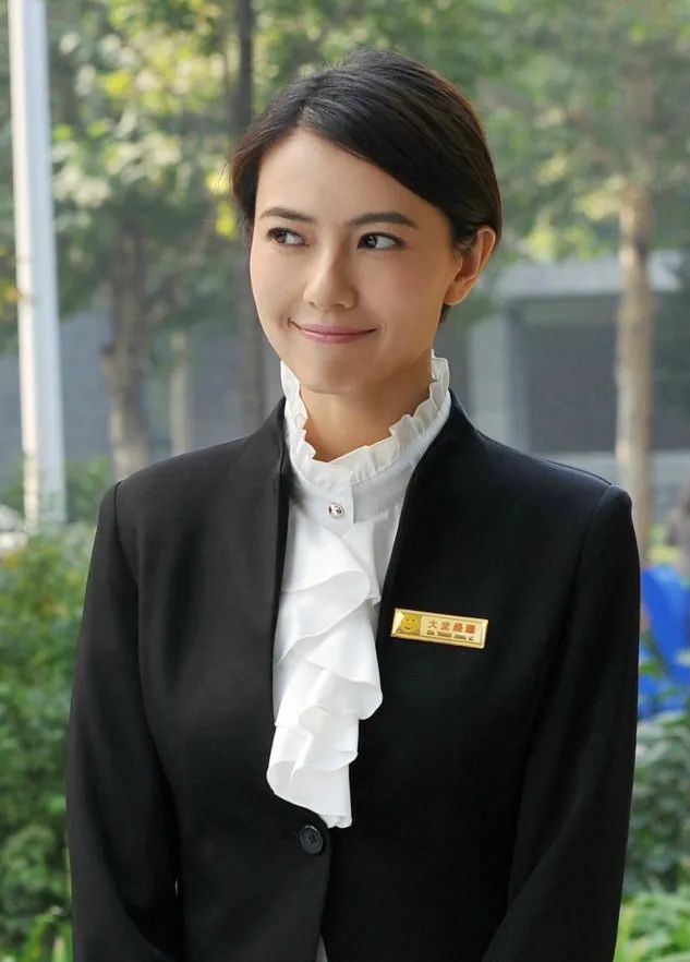 高圆圆的大气端庄堪称完美,高圆圆惊艳造型亮相上海