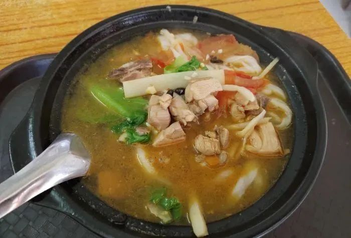 南宁这15家小店,没空调、几乎没座位,却从冬天排队到了夏天!