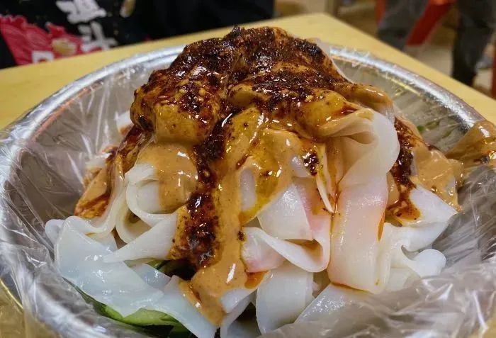 南宁这15家小店,没空调、几乎没座位,却从冬天排队到了夏天!