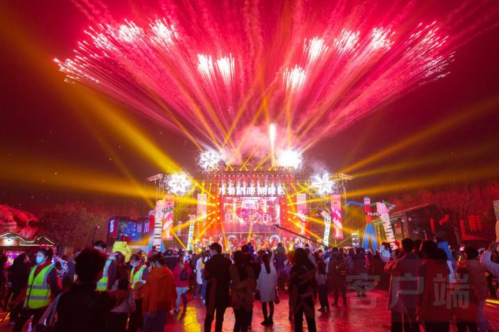 郑州方特梦幻王国激流勇进,郑州方特夜场能玩什么