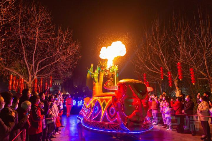 郑州方特梦幻王国激流勇进,郑州方特夜场能玩什么