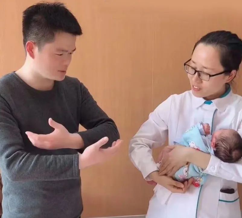 妇产科医护人员坚守岗位,产科医生节日坚守岗位