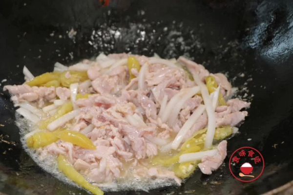 吃家常红薯粉,早上来一碗米粉