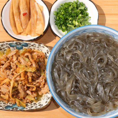 吃家常红薯粉,早上来一碗米粉