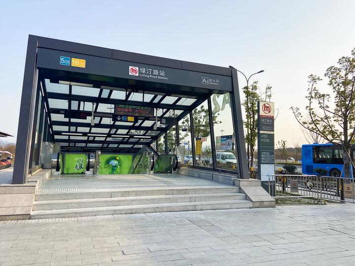 卖房了原房主后悔,两年前买的房子变成学区房