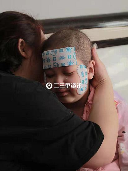 母亲重病女儿为了筹集医药费,母亲身患绝症离家出走