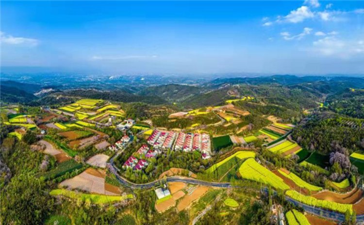 济源市区看太行山,济源济水之源