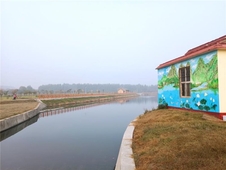 济源市区看太行山,济源济水之源