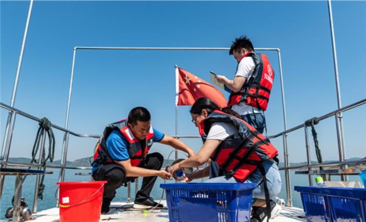 济源市区看太行山,济源济水之源
