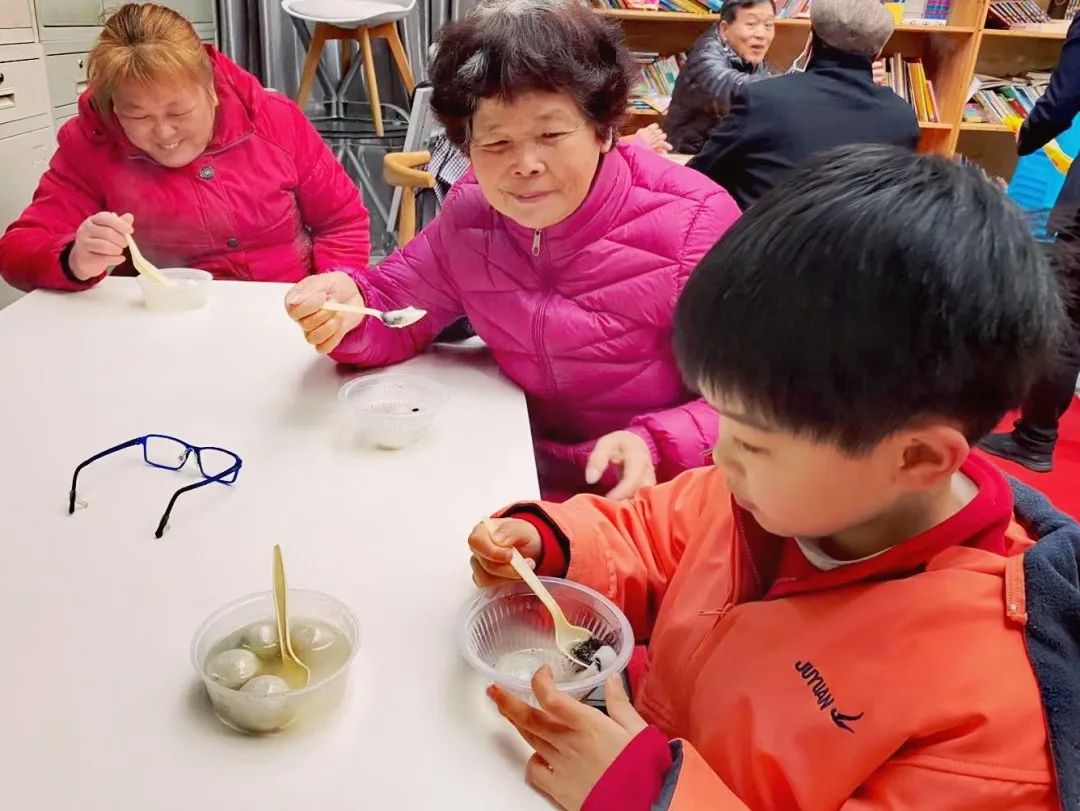 灯期满，看看陆家嘴人怎么“闹”元宵