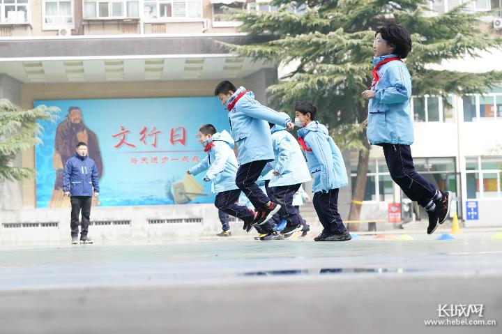 开学第一堂体育课跳舞,开学第一堂交通课