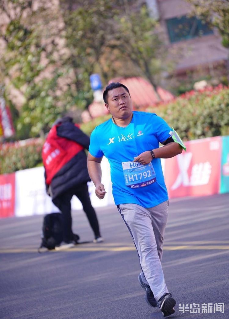 半岛聚焦丨今天我是你:女记者变身美人鱼,“变美”并不容易