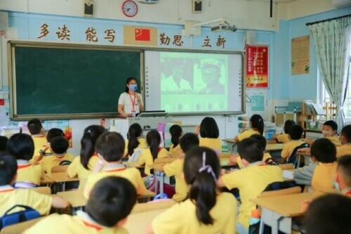 孩子被老师重罚家长该怎么办,孩子被老师针对家长应该怎么做