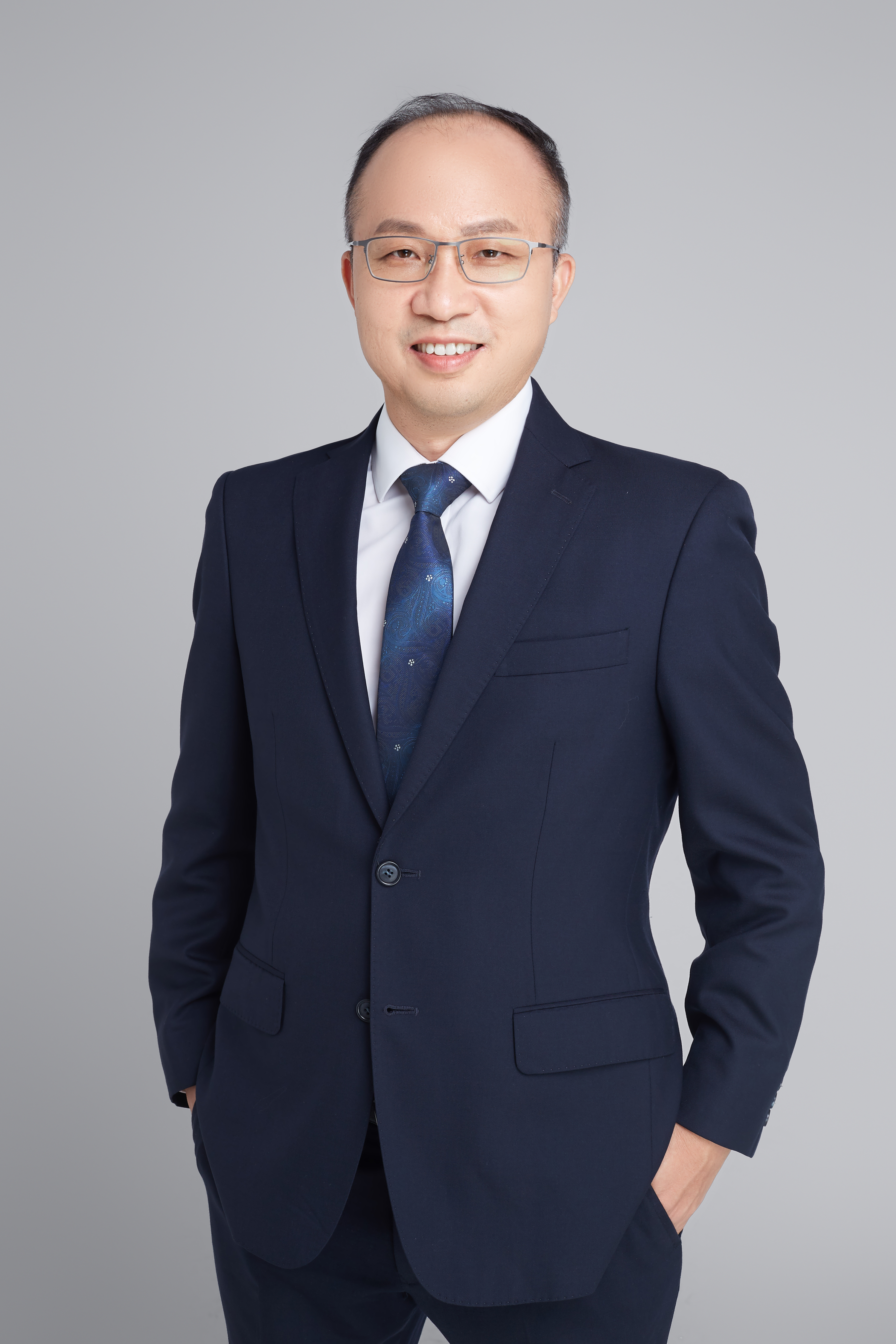 广东罗乾国,广东旅控集团亚洲国际大酒店