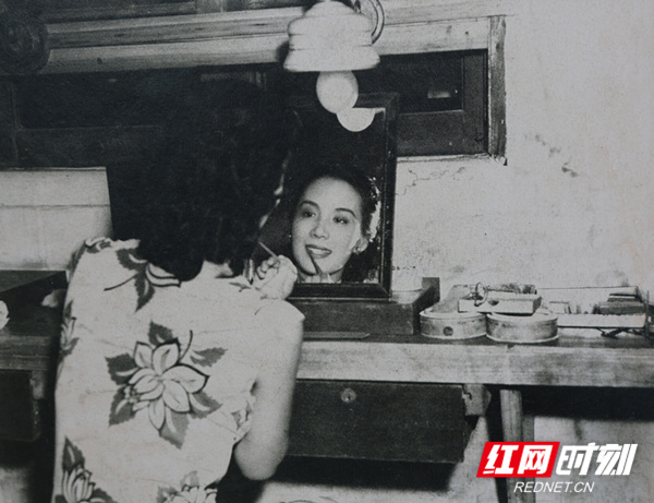 让色彩照进百年历史丨百年抗争：致敬了不起的她