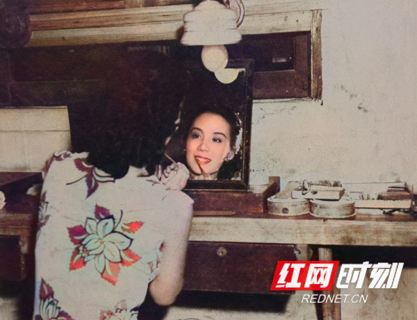 让色彩照进百年历史丨百年抗争:致敬了不起的她