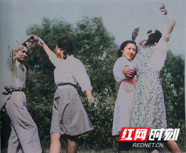 让色彩照进百年历史丨百年抗争:致敬了不起的她